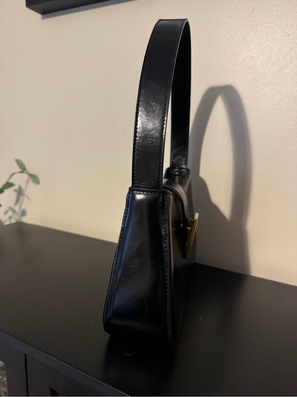 Brandon Blackwood Daphne Black Women's Shoulder Bag with Gold 'B' Accent - Picture 2 of 7
